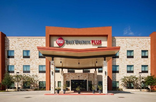 Wellborn Hotel | Best Western Plus College Station Inn & Suites