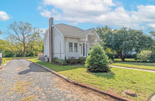 Ocean View Cottage | Bethany Breeze: Cozy 4BR Bungalow 2 Miles to Sand!