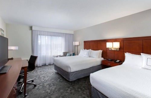 North Myrtle Beach Hotel | Better Choice for your Vacation! Near Barefoot Landing + Myrtle's Sights!
