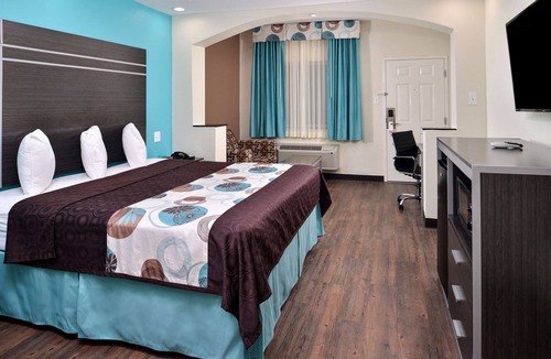 Spring Hotel | Better Choice For Your Vacation! Great Unit! Close to TGR Exotics Wildlife Park!