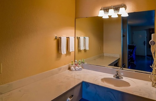 Sweet Home Hotel | Better Choice for your Vacation! With Outdoor Pool Access, and Free Parking!