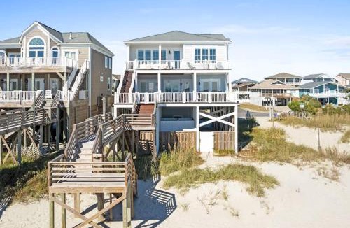 Ocean Isle Beach House | Betty Lou's State of Mind by Brunswick Vacation Rentals - Oceanfront with Hot tub