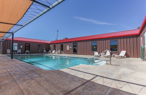 Big Spring Cabin | Big Spring, TX-Tiny Home Charm - Studio