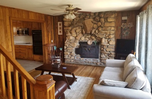 Altamont House | Big Summer Discount-nPrivate Quite 1600 SF Cabin house