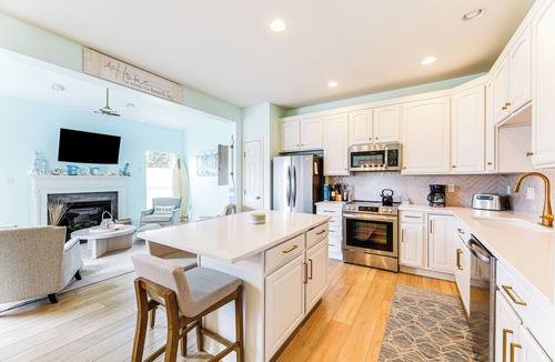 Ocean View Apartment | Bikes, Kayaks, Pool: Getaway 3 Mi to Bethany Beach
