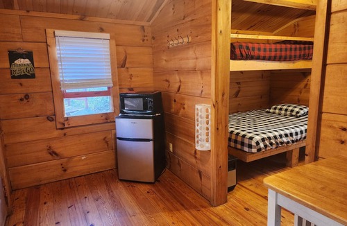 Hampton Hostel | Black Bear Resort