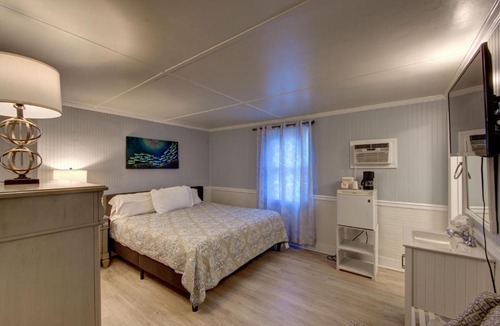 Ocracoke Hotel | Blackbeard's Lodge