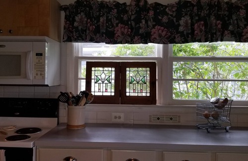 Colonial Beach House | Bleu Bayou Cottage - Waterfront Beach-Magnificent Views! Close to DC & Richmond