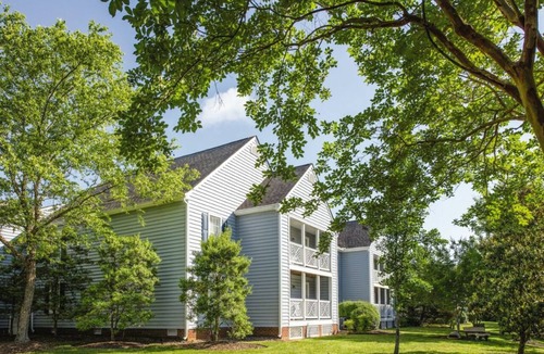 Williamsburg House | BLOCK WM Kingsgate 2br