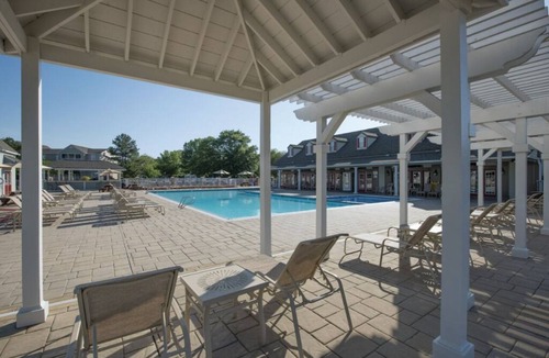 Williamsburg House | BLOCK WM Kingsgate 2br