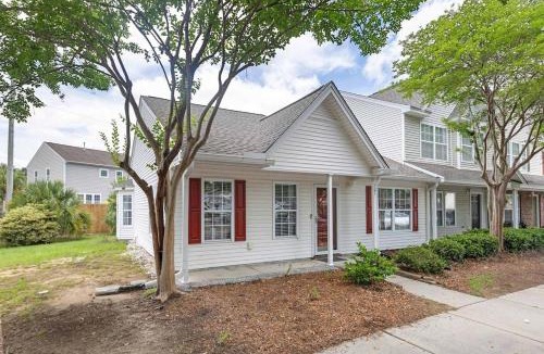 Charleston House | Blue Belle - Across from Pool near Credit One