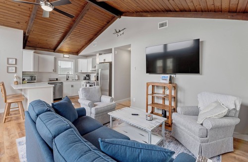 Nags Head House | Blue Crab Canal: Pool Access | Pets OK