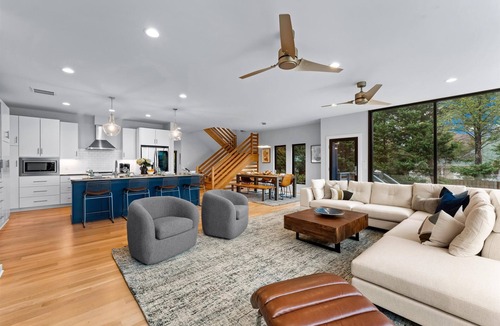 Mayhew House | Blue Haven w/Game Room, Hot Tub & Optional Boat Rental