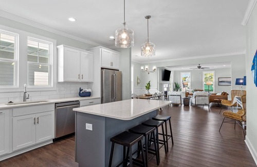 Morehead City House | Blue Heron in the heart of Beaufort, many amenities including a pool!
