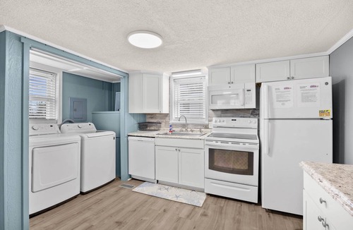 Cherry Grove Beach House | Blue Heron, Student/Pet Friendly w/on Ocean Blvd