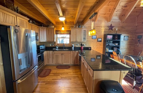 Cana Cabin | Blue Ridge Parkway Panoramic Paradise-60 Mile View