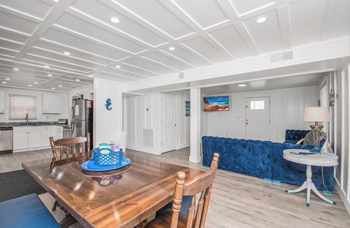 Cherry Grove Beach House | Blue Sea Horse Cottage
