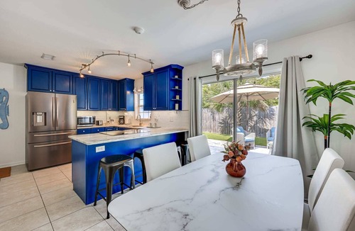 Atlantic Shores Cottage | Blue Seahorse Beach cottage, Private backyard, free parking, steps from the sand