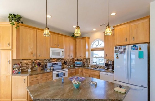 Ocean City Beach House | Blue Skies- beautifully furnished & comfortable beach home