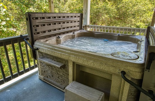 Southern Shores House | Blue Turtle Beach House with 2 pools, hot tub near beach in Chicahauk, Free Heat