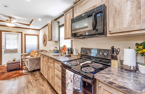 Willis House | Bluebonnet Tiny Home ~ HOT TUB