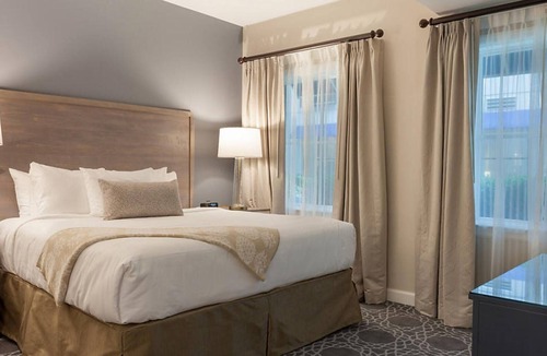 Cannonborough Elliotborough Resort | Bluegreen's King 583 Resort - 1 Bd. – Historic Charleston with a Modern Twist