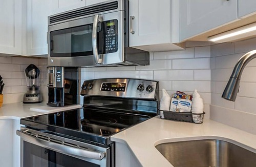 Downtown Myrtle Beach Resort | Bluegreen SeaGlass Tower, 1 Bedroom Standard Condo, Free WiFi and Parking