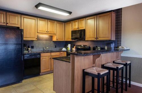 Tynecastle Hotel | Bluegreen Vacations Blue Ridge Village, an Ascend Collection Resort