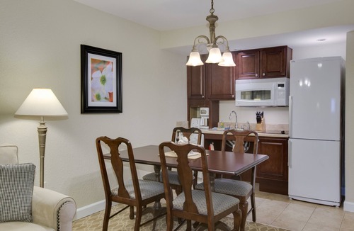 Williamsburg Hotel | Bluegreen Vacations Patrick Henry Square, an Ascend Collection Resort