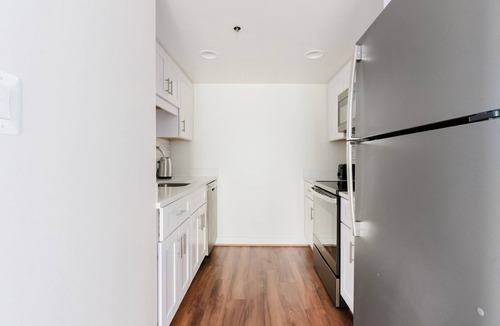 Ballston Apartment | Blueground | Ballston, fitness center, nr Arlington Cemetery