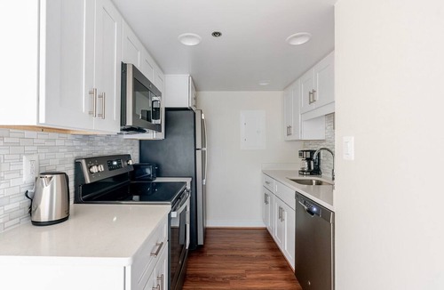 Ballston Apartment | Blueground | Ballston, fitness center, nr Arlington Cemetery