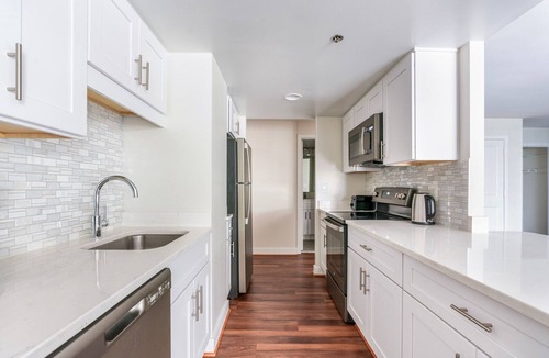 Ballston Apartment | Blueground | Ballston, pool, nr Arlington Cemetery