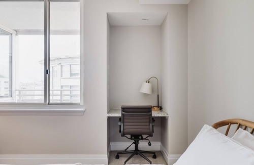George Washington University Apartment | Blueground | Foggy Bottom 1bd apartment
