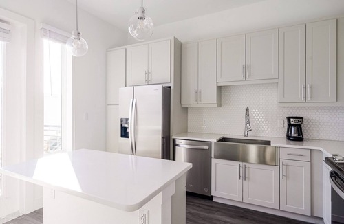Highland Apartment | Blueground | Highland, pool, w/d, gym, nr Domain