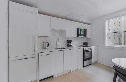 Kalorama Heights Apartment | Blueground | Kalorama Heights, fitness, nr Rock Creek Park