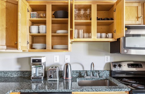 Logan Circle Apartment | Blueground | Logan Circle, rooftop, nr Dupont Circle