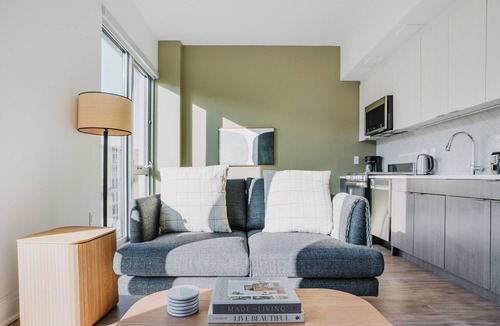 Capitol Hill Apartment | Blueground | SW Waterfront, pool & gym, nr museums