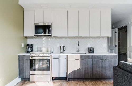 Capitol Hill Apartment | Blueground | SW Waterfront, pool & gym, nr museums