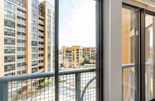 Ballston Apartment | Blueground | Virginia Sq, pool & w/d, nr parks