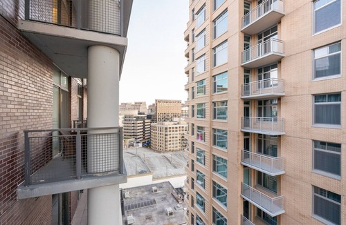 Woodmont Triangle Apartment | Blueground | Woodmont Triangle, pool, nr Cabin John Park