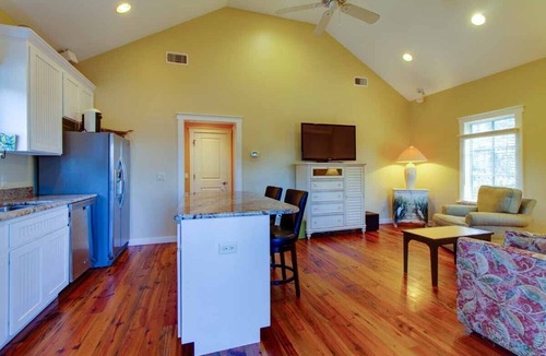 Olde Town Cottage | Bluffton Alljoy area 1BR Cottage