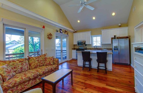 Olde Town Cottage | Bluffton Alljoy area 1BR Cottage