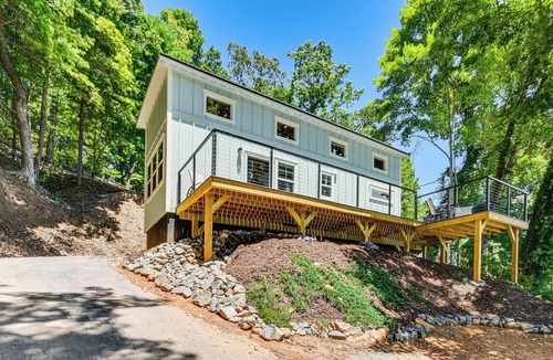 Nebo Cottage | Boat Slip & Smokeless Fire Pit: Lake James Cottage
