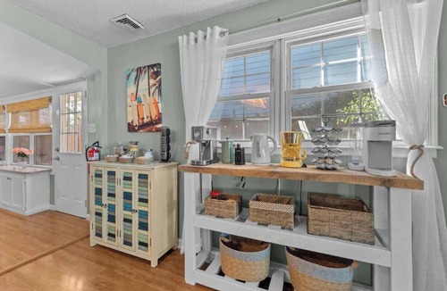 Willoughby Spit House | Boho beach house w/foosball & patio