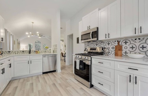McKinney House | Boho Chic Retreat Near SOCO & McKinney Falls| AVAIL ACL