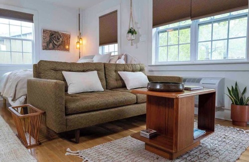 Greater Heights Apartment | boho chic studio w/pool,hot tub,relaxing courtyard