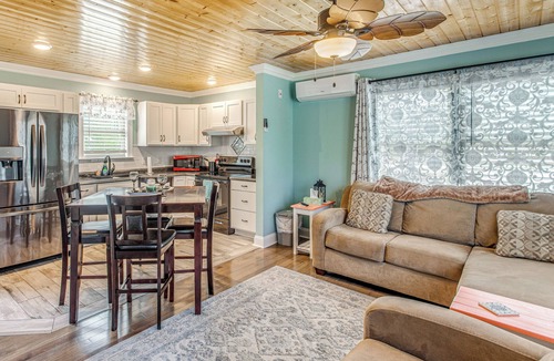 Bolivia House | Bolivia Basecamp w/Patio: 10 Mi to Oak Island