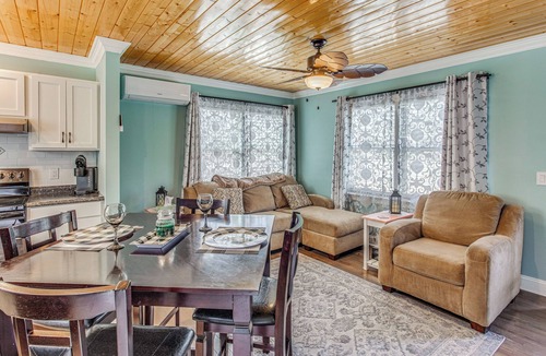 Bolivia House | Bolivia Basecamp w/Patio: 10 Mi to Oak Island