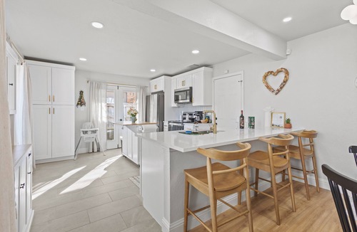 Rowlett House | Bond Haven: Bright & Inviting Family-Friendly Home