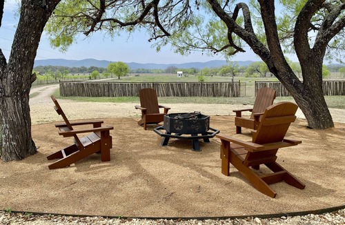 Leakey Cabin | Book 3 Nights Get the 4th Free @ this Luxury Lodge in Leakey!